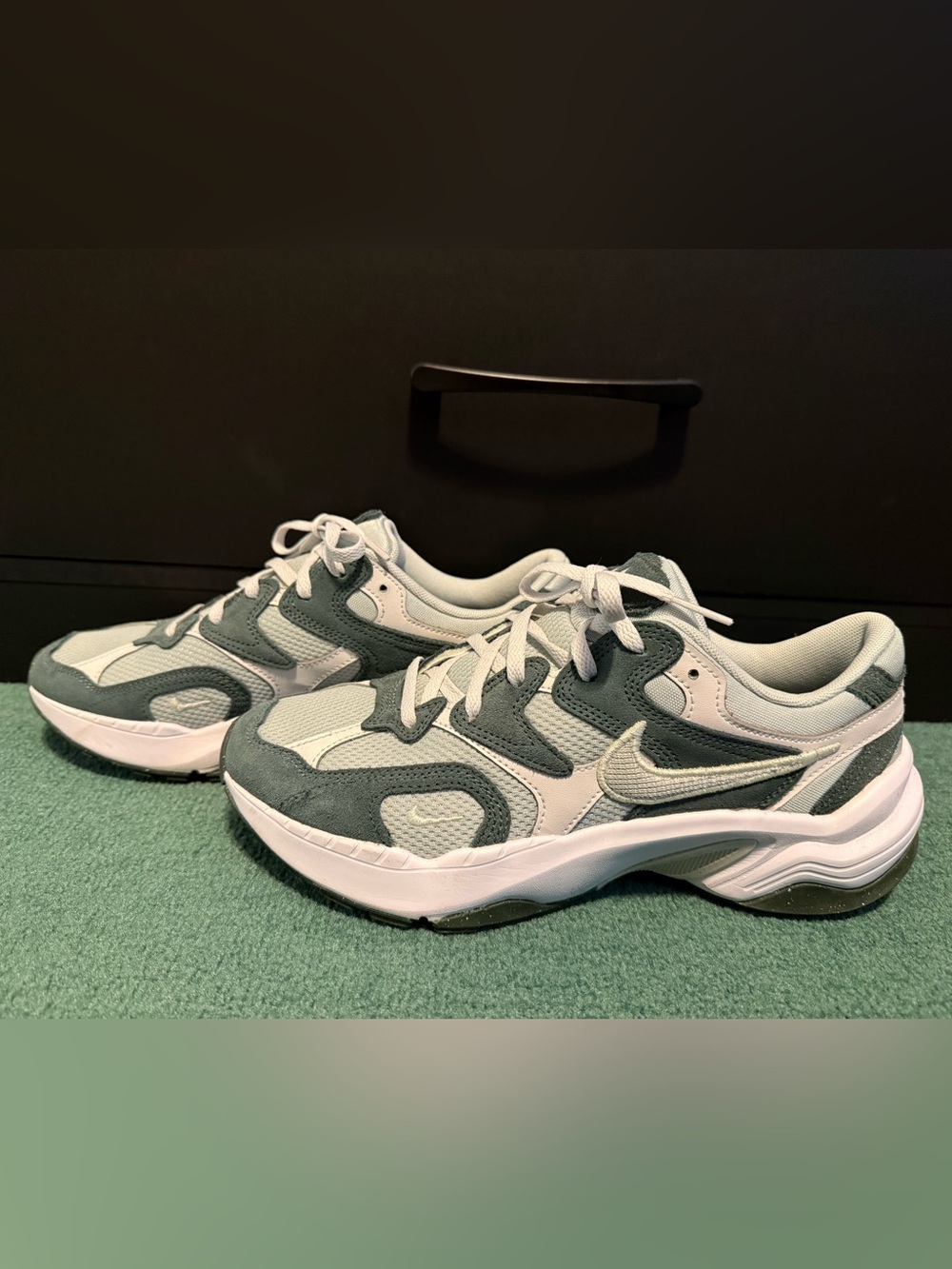 Nike AL8